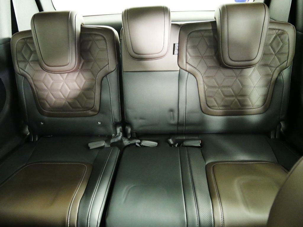 New 2025 Nissan Armada Platinum Reserve image 21