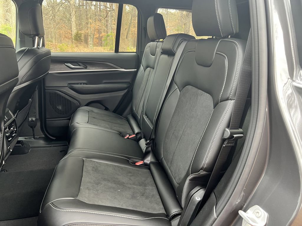 New 2026 Jeep Grand Cherokee Laredo image 16