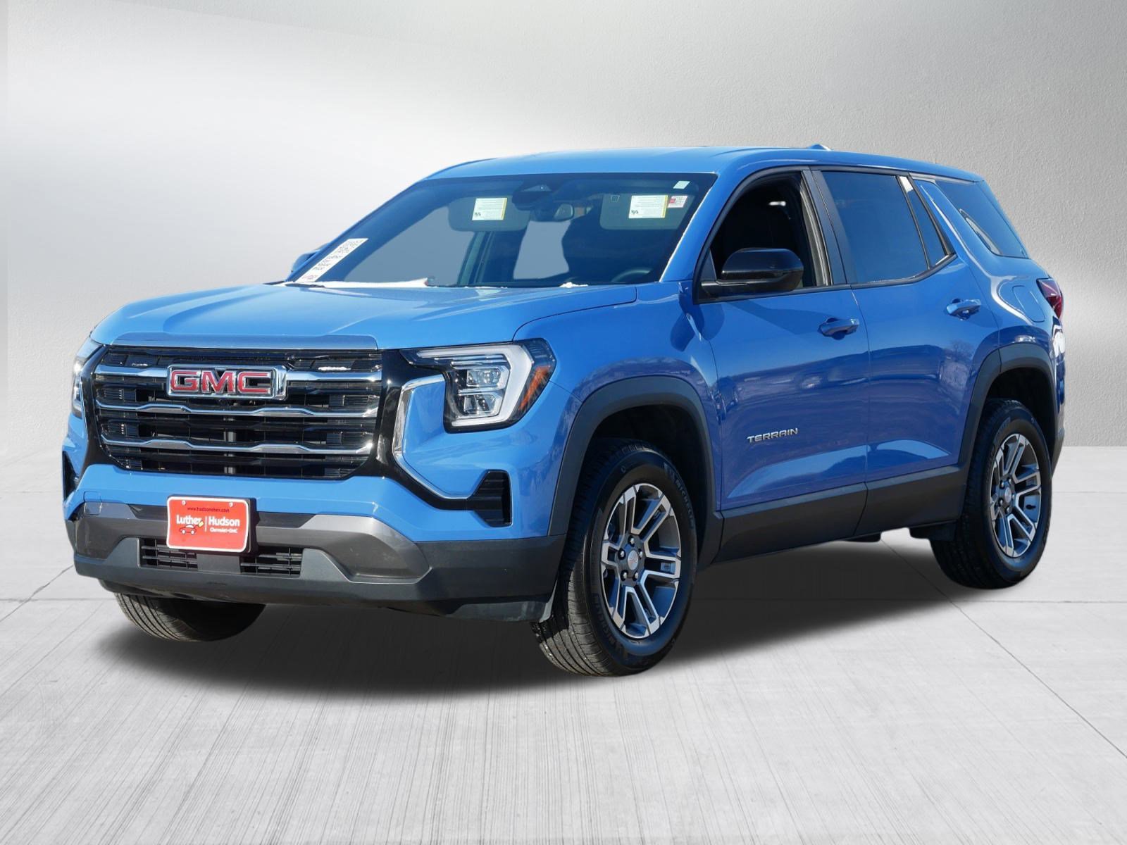 Used 2025 GMC Terrain Elevation image 3