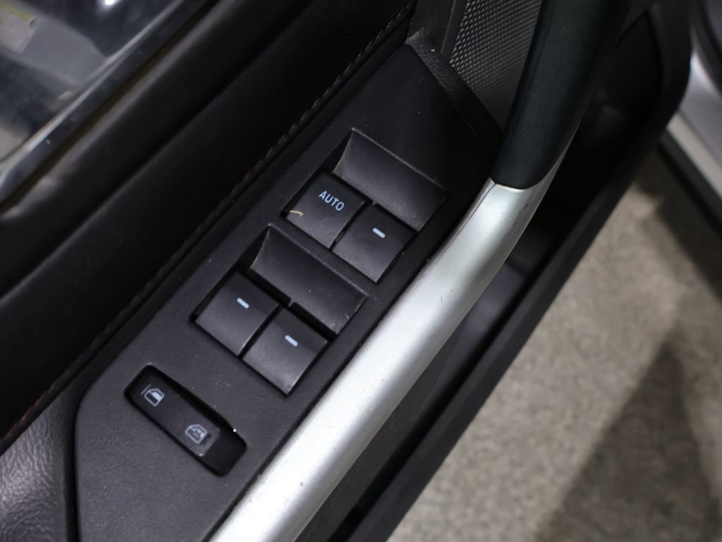 Used 2013 Ford Edge SEL image 13