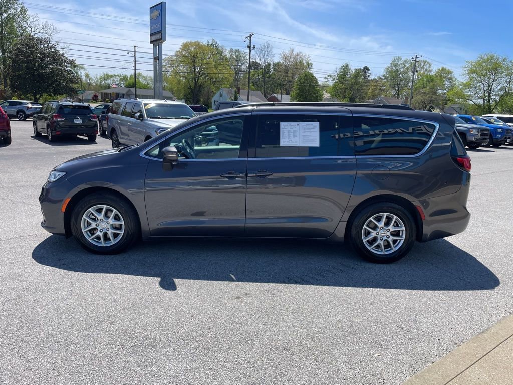 Used 2022 Chrysler Pacifica Touring-L FWD image 46