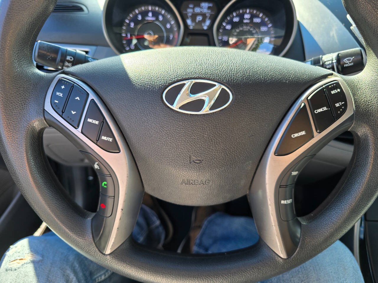 Used 2013 Hyundai Elantra GLS w/ Preferred Pkg FWD image 19