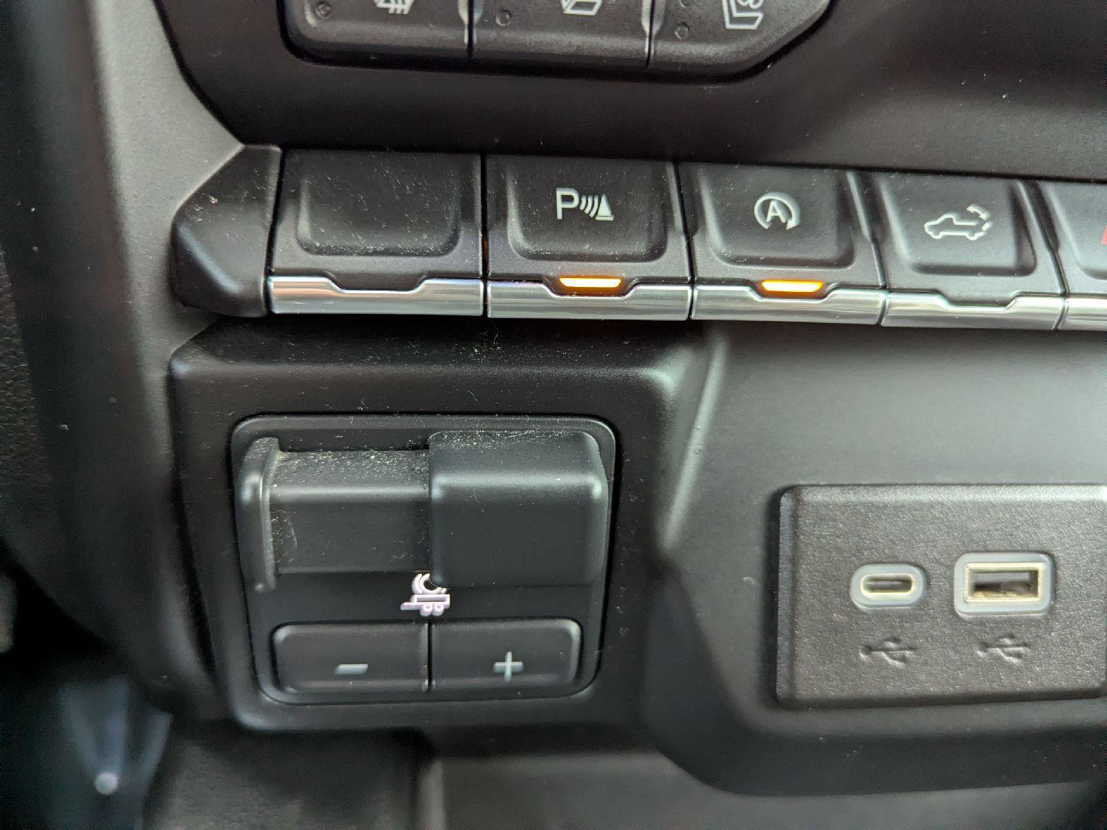 Used 2020 Chevrolet Silverado 1500 LTZ w/ LTZ Convenience Package image 18