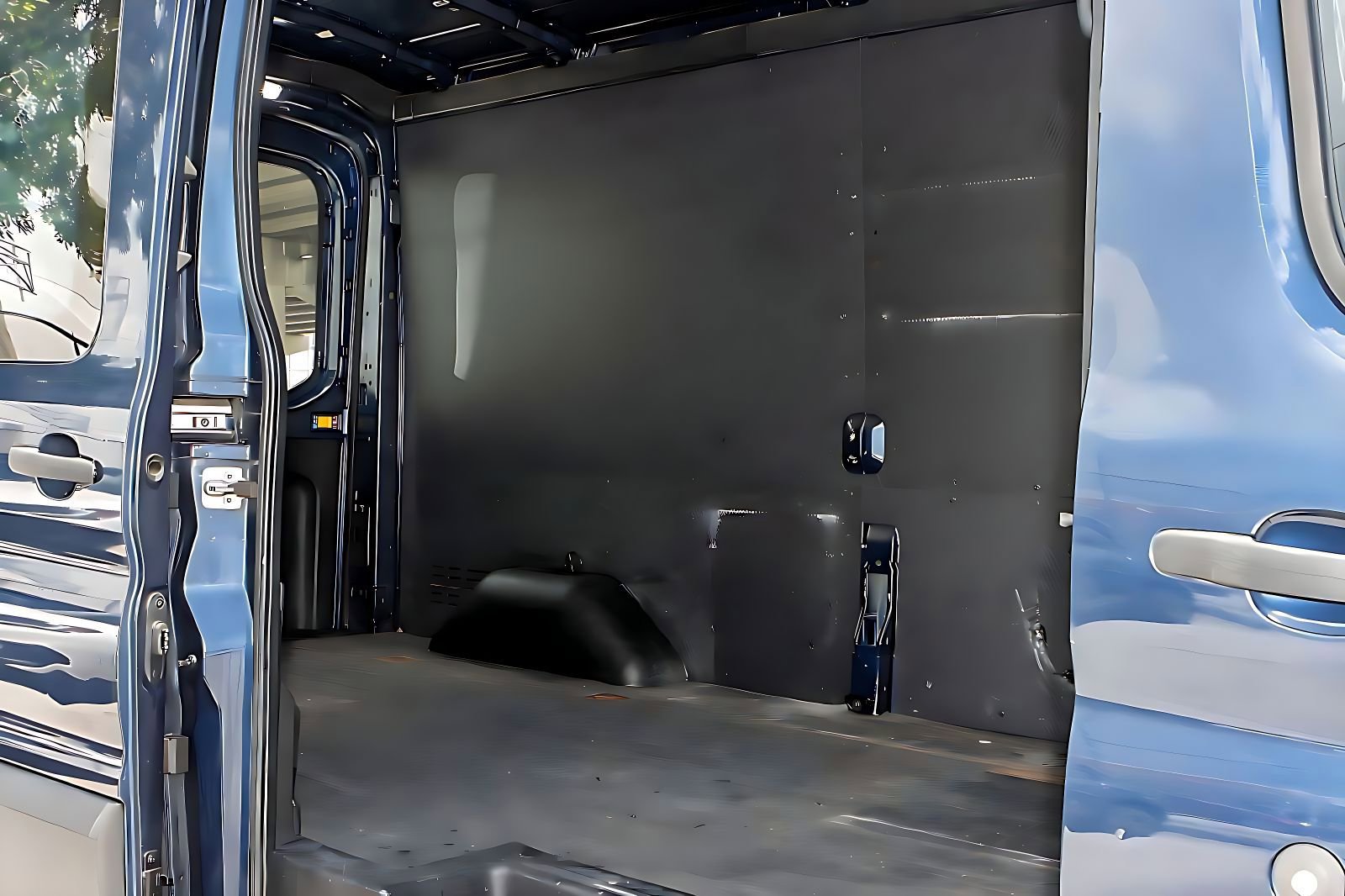 Used 2019 Ford Transit 250 148 Medium Roof image 12