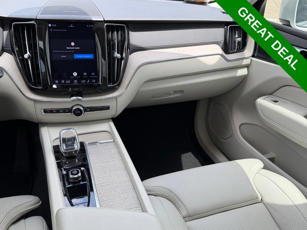 Used 2022 Volvo XC60 T8 Inscription AWD/4WD image 13