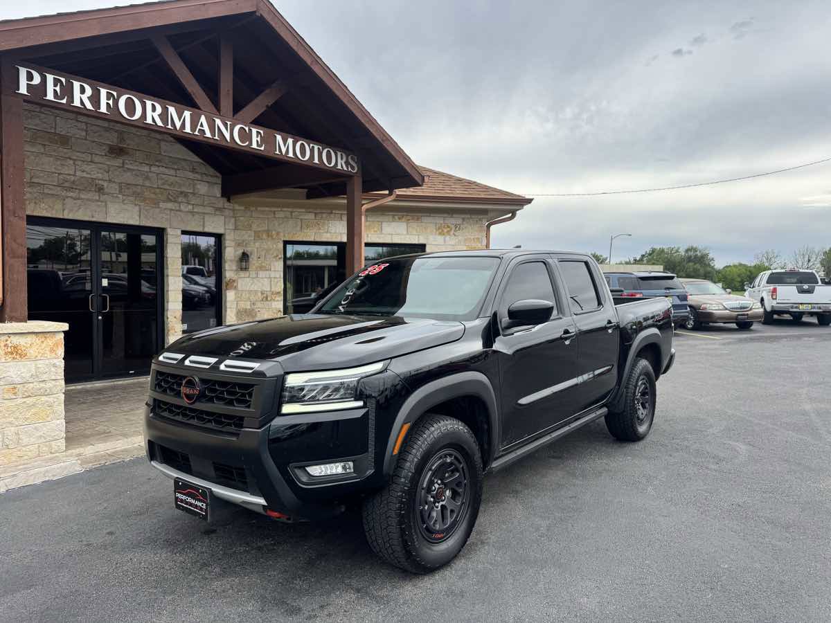 Used 2025 Nissan Frontier PRO-4X image 1