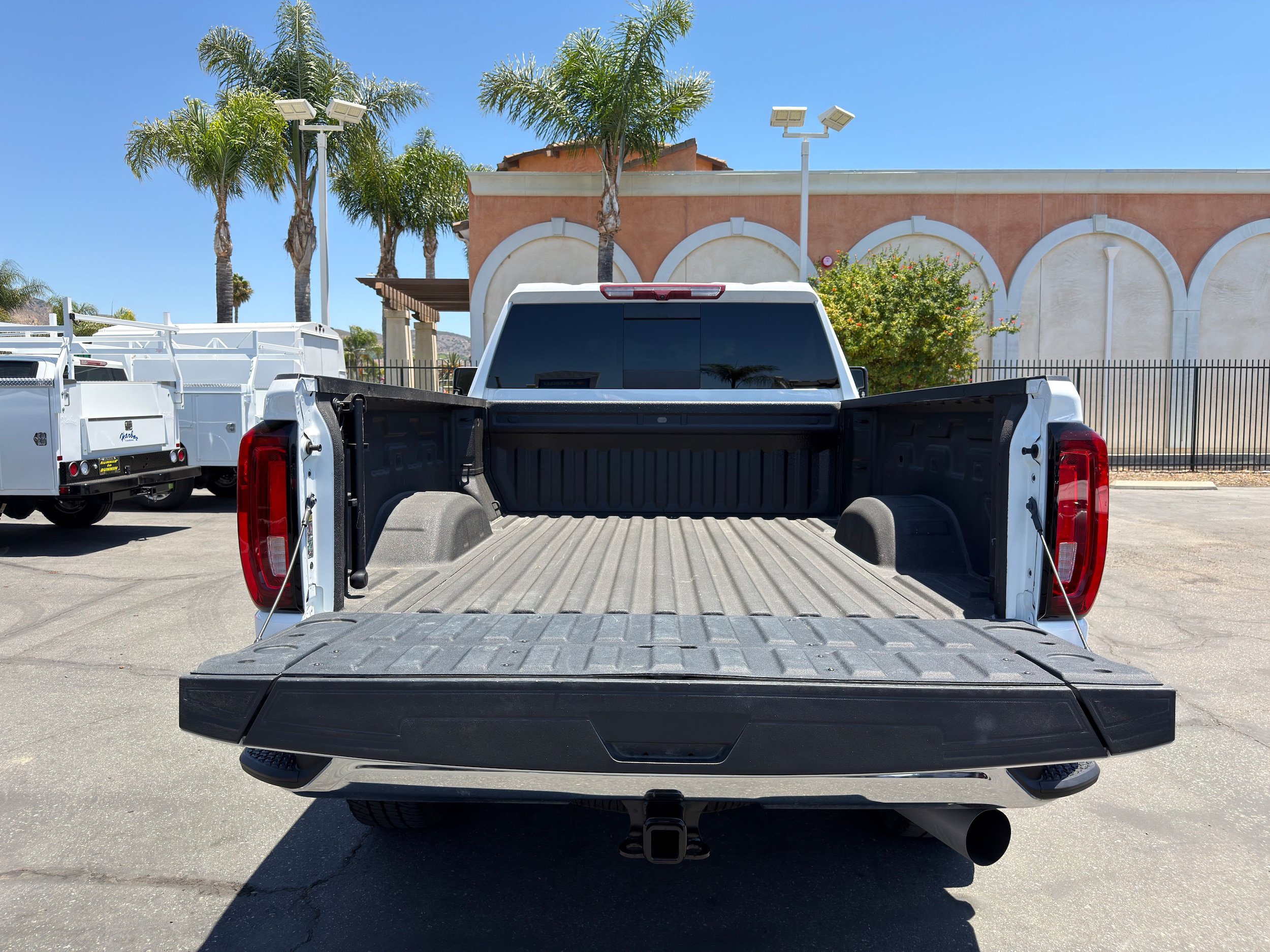 Used 2023 GMC Sierra 2500 SLT w/ SLT Preferred Package AWD/4WD image 18