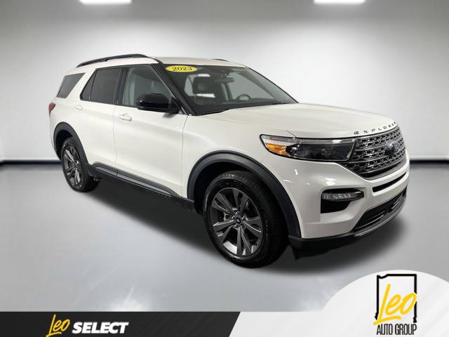 Used 2023 Ford Explorer XLT w/ Equipment Group 202A AWD/4WD image 4
