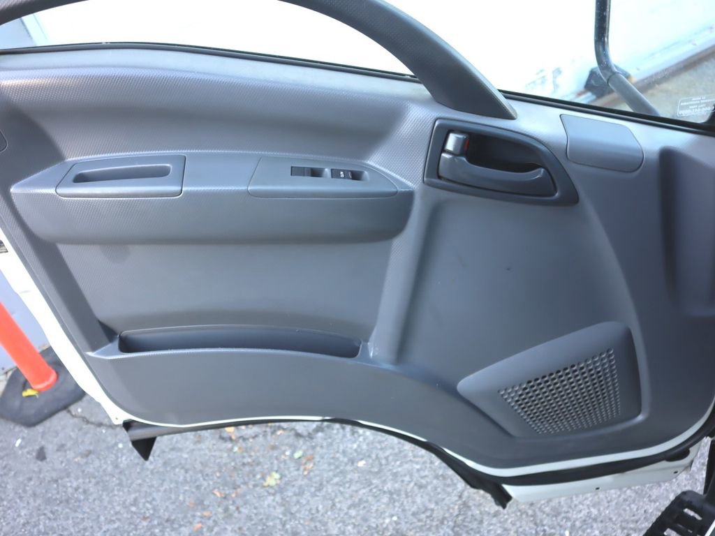 Used 2019 Isuzu NPR image 16