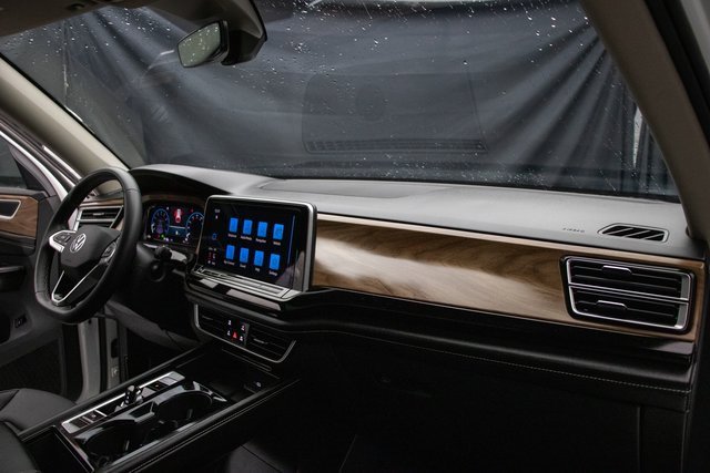 Used 2024 Volkswagen Atlas SE image 15