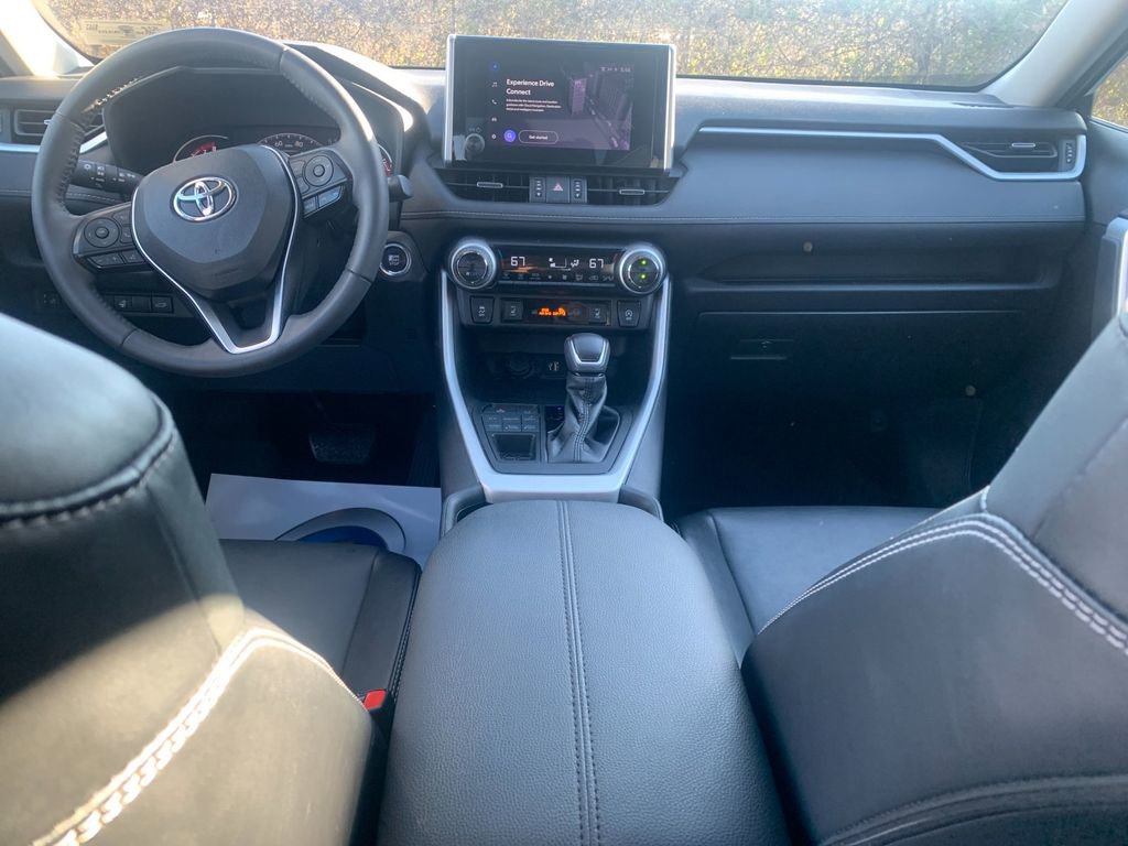 Used 2023 Toyota RAV4 XLE Premium image 16