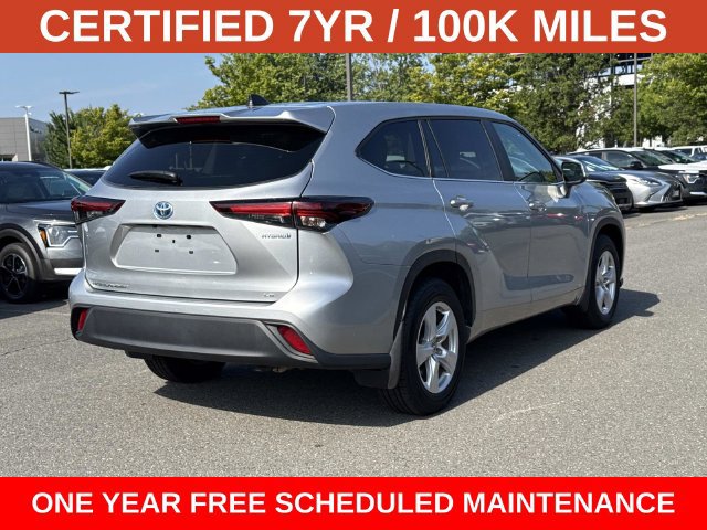 Used 2024 Toyota Highlander LE AWD/4WD image 2