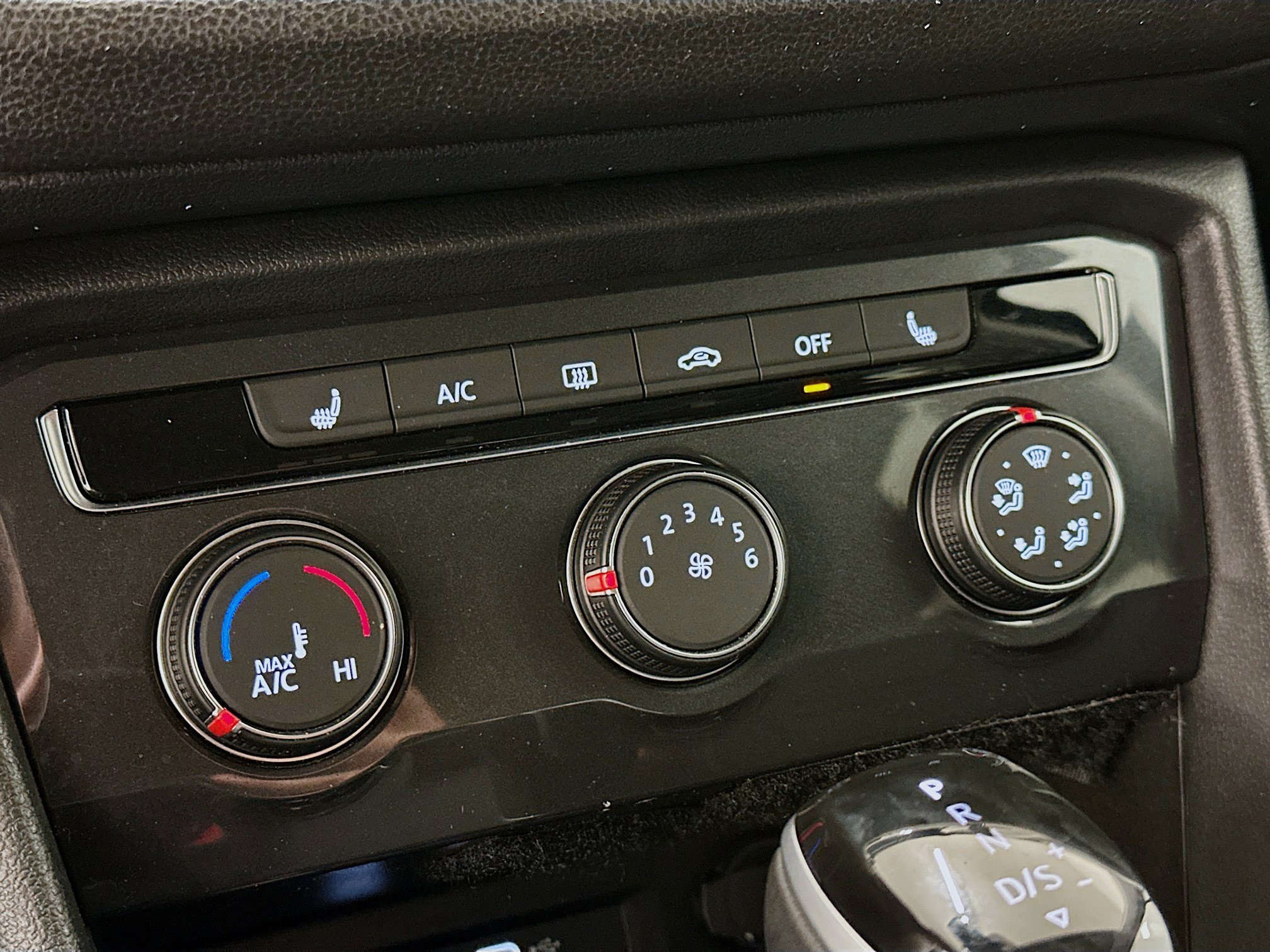 Used 2024 Volkswagen Tiguan S AWD/4WD image 23