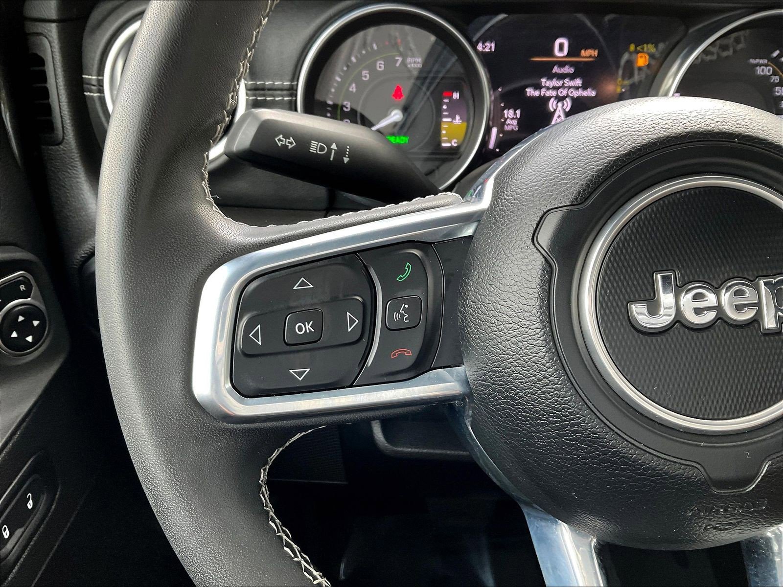 Used 2023 Jeep Wrangler Unlimited Sahara AWD/4WD image 11