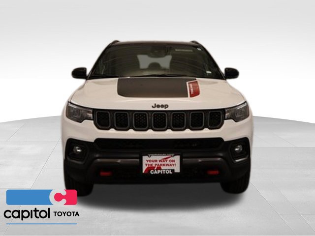Used 2023 Jeep Compass Trailhawk AWD/4WD image 6