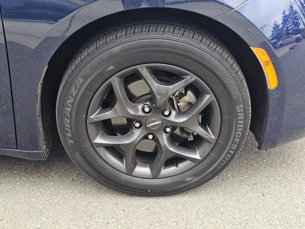 Used 2020 Chrysler Pacifica Touring-L Plus w/ Advanced Safetytec Group image 9