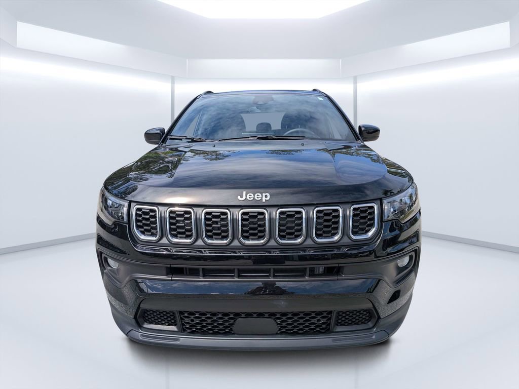 Used 2024 Jeep Compass Latitude image 8