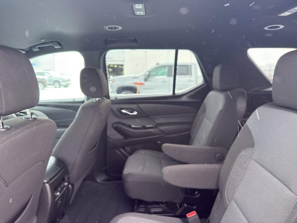 Used 2023 Chevrolet Traverse LT image 33