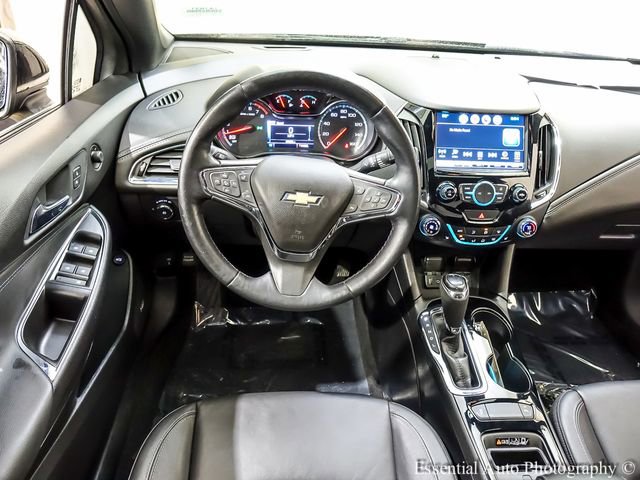 Used 2018 Chevrolet Cruze Premier image 2