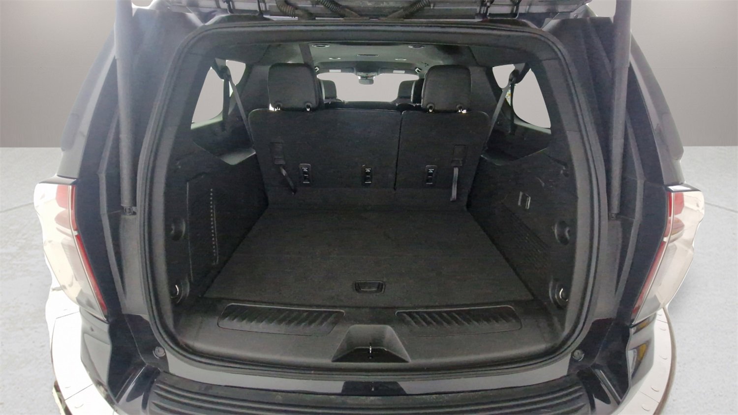 Used 2023 Chevrolet Suburban LT image 26