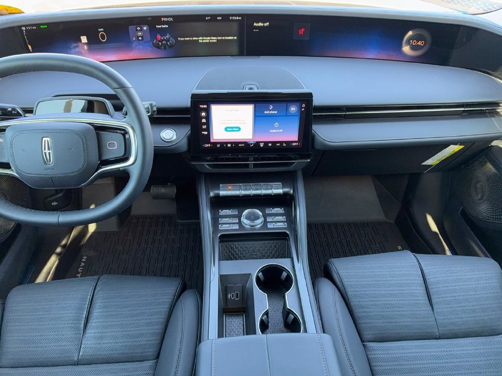 New 2026 Lincoln Nautilus Reserve AWD/4WD image 13