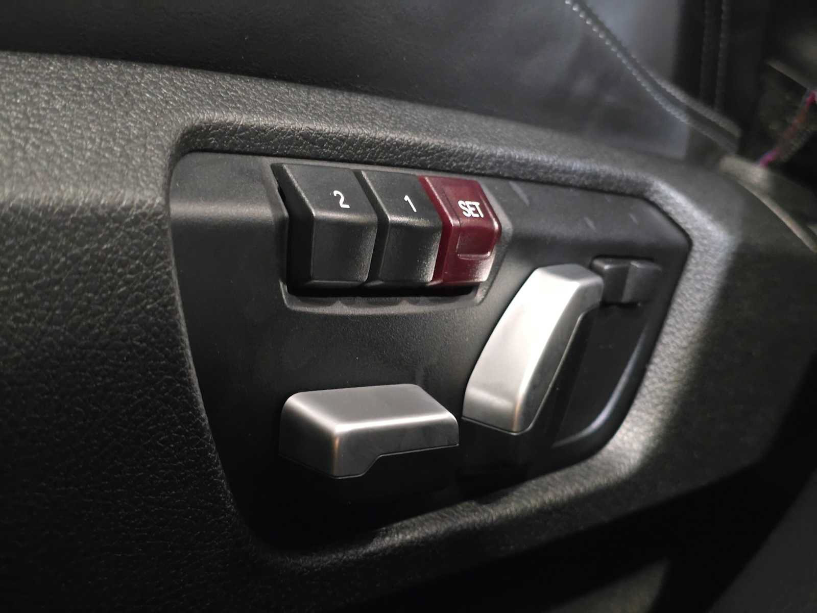 Used 2018 BMW M3 RWD image 24