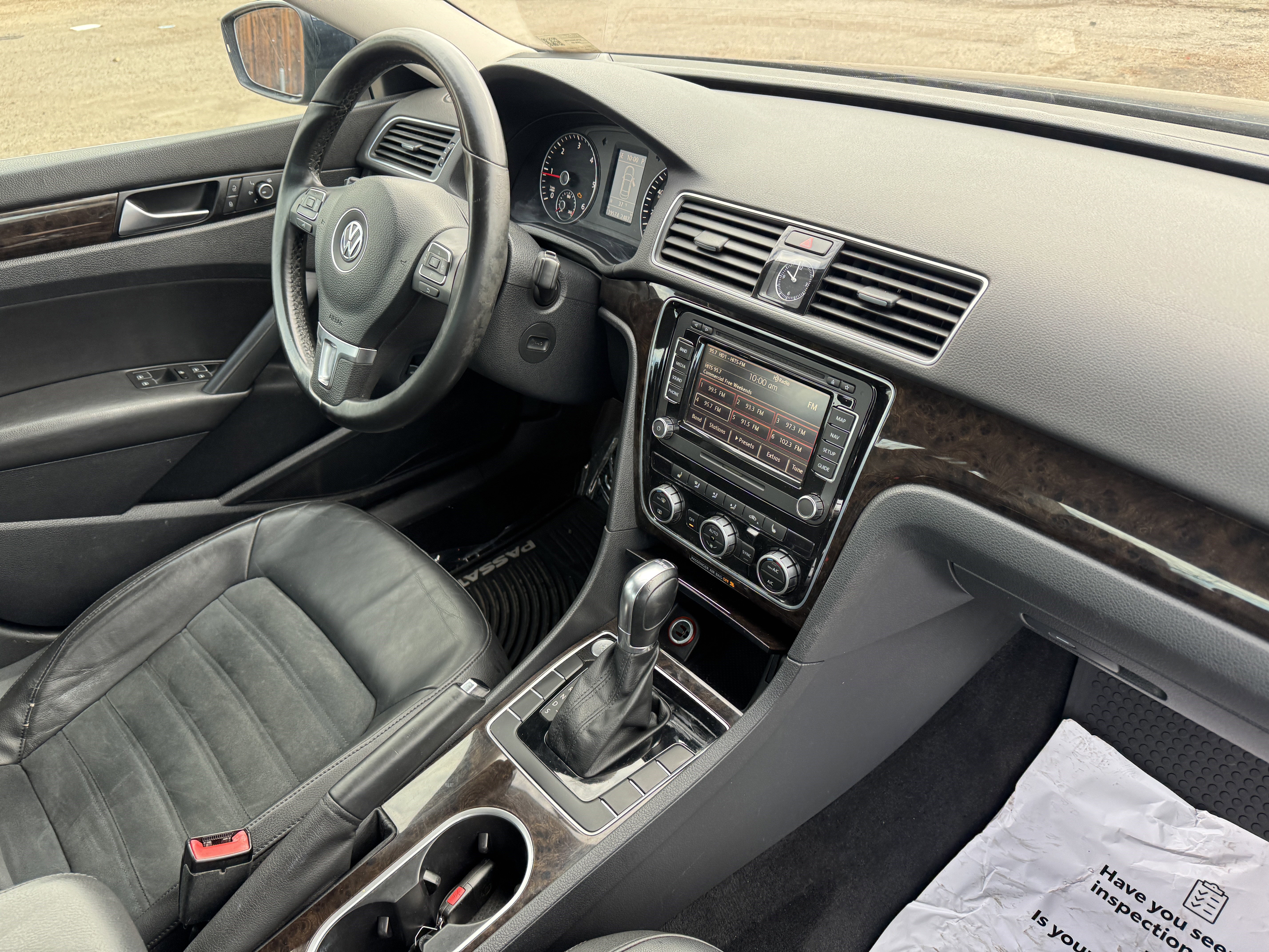 Used 2014 Volkswagen Passat TDI SEL Premium image 21