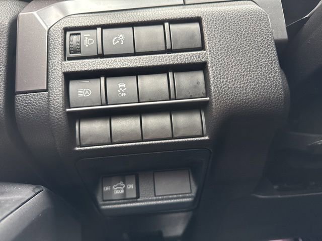 Used 2025 Toyota Tacoma TRD Sport AWD/4WD image 21