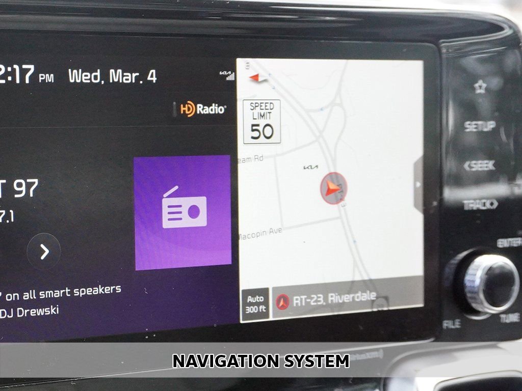 Used 2022 Kia Sorento S w/ Panoramic Sunroof Package image 3