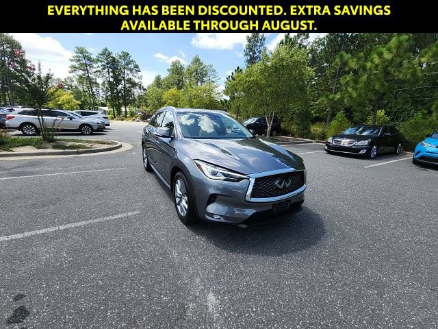 Used 2019 INFINITI QX50 Luxe w/ Navigation Package FWD image 3