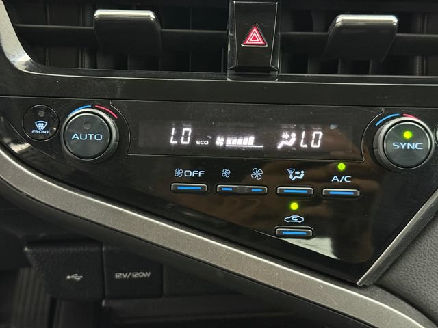 Used 2022 Toyota Camry SE FWD image 16