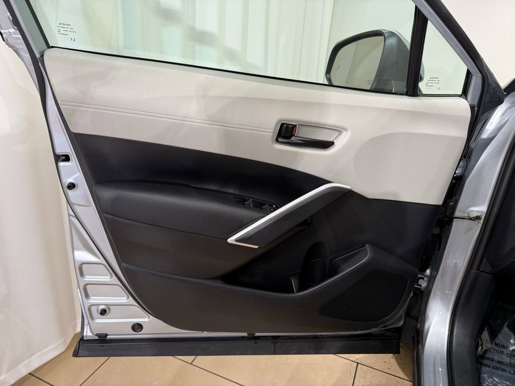 Certified 2023 Toyota Corolla Cross LE image 15