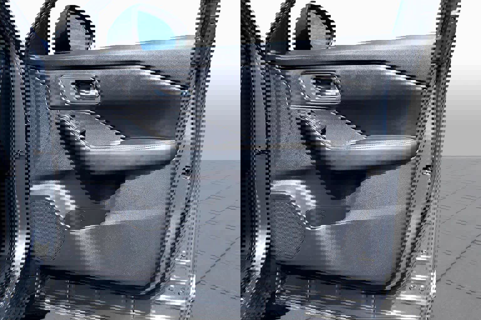 Used 2025 Nissan Rogue SV image 21