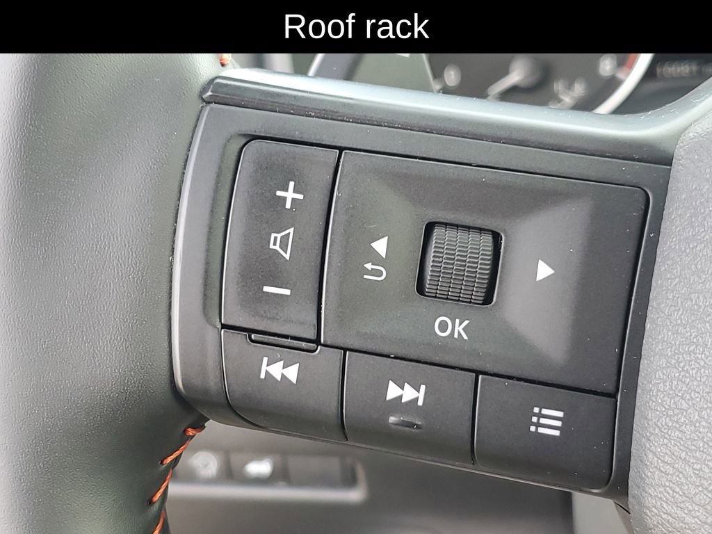 Used 2025 Nissan Rogue SV image 10