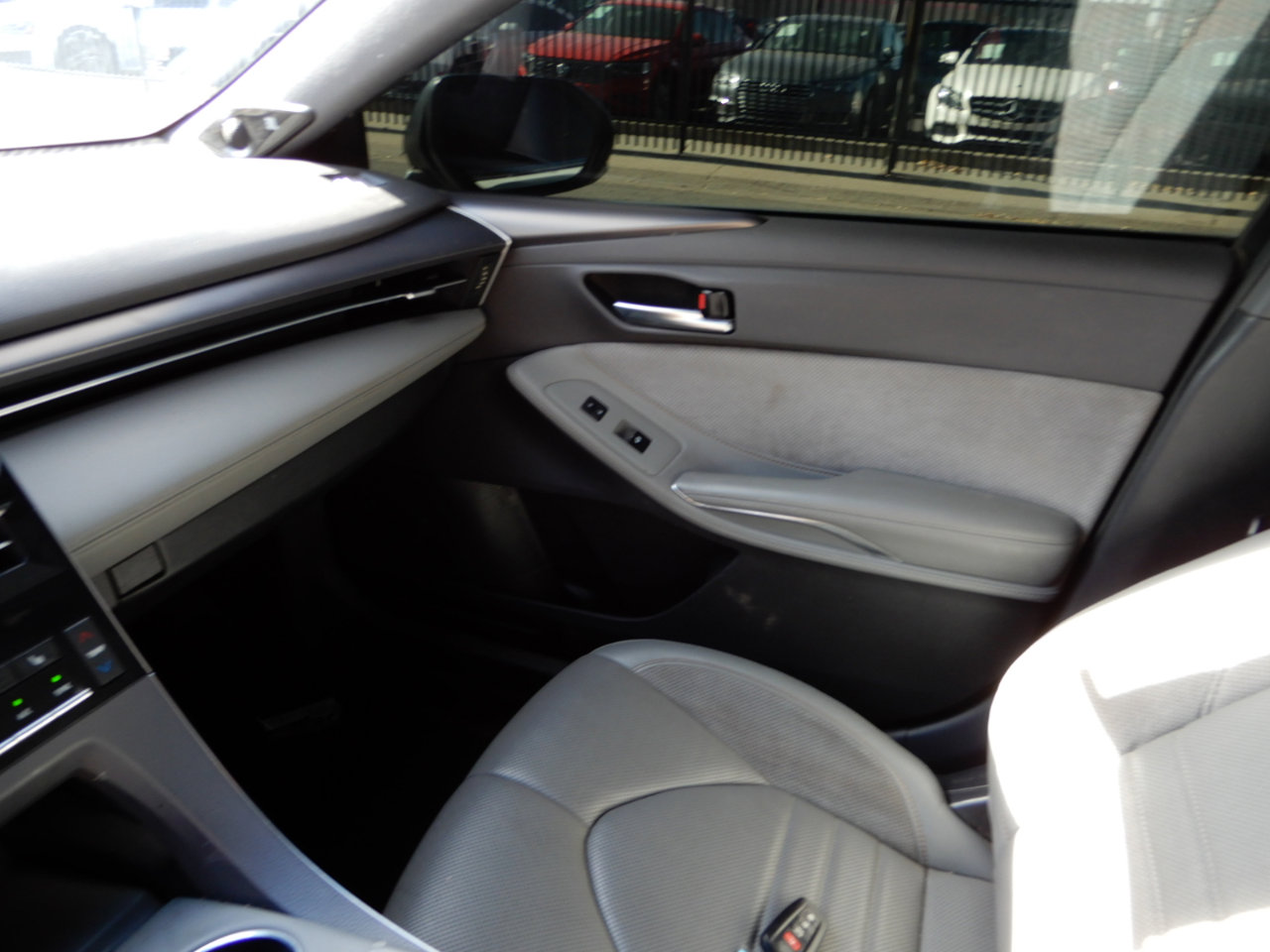 Used 2019 Toyota Avalon XSE w/ Carpet Mat Package image 13