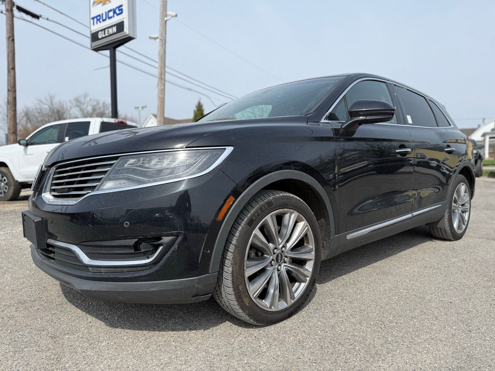 Used 2016 Lincoln MKX Reserve w/ Luxury Package AWD/4WD image 2