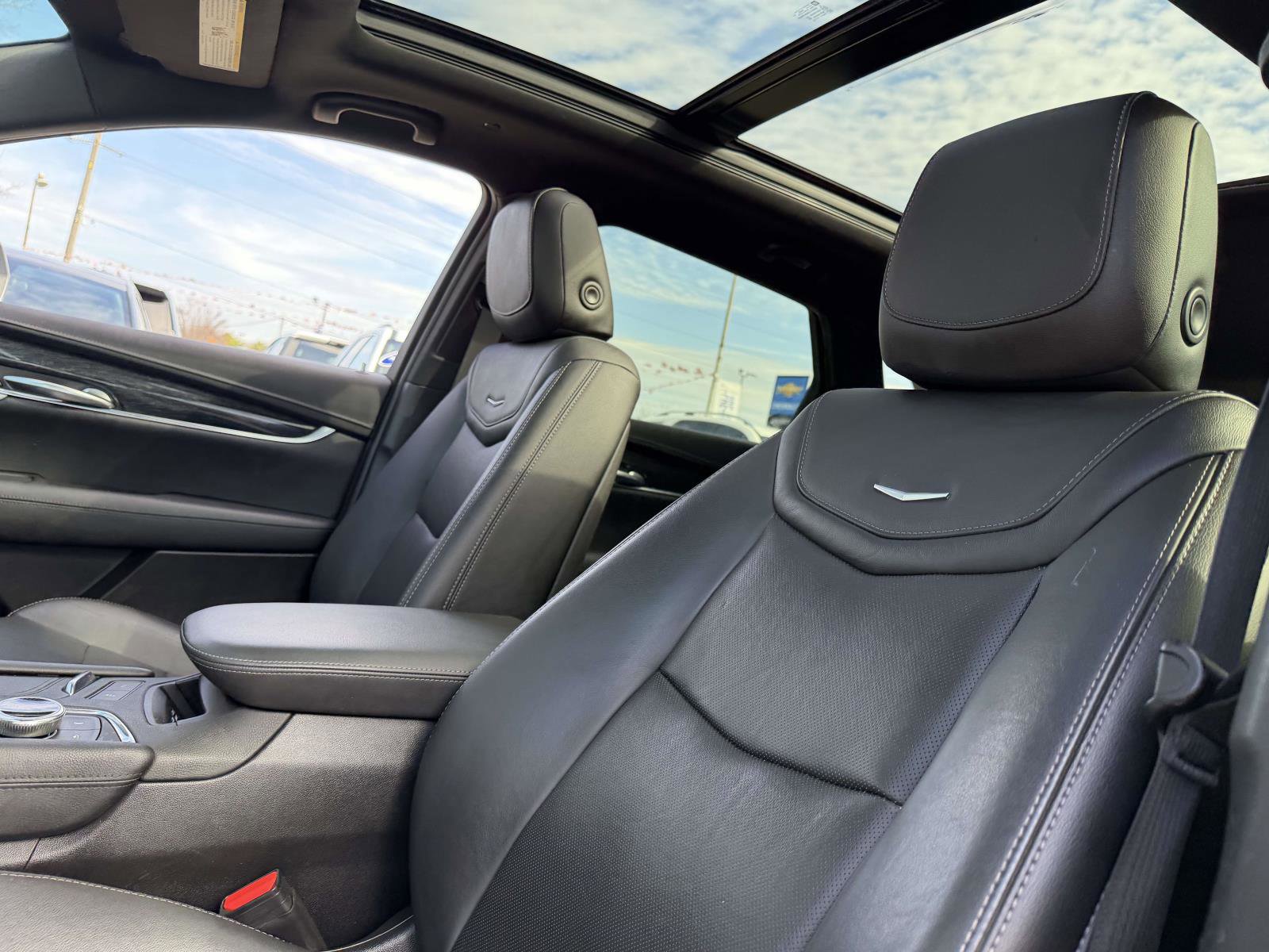 Used 2020 Cadillac XT5 Premium Luxury image 10