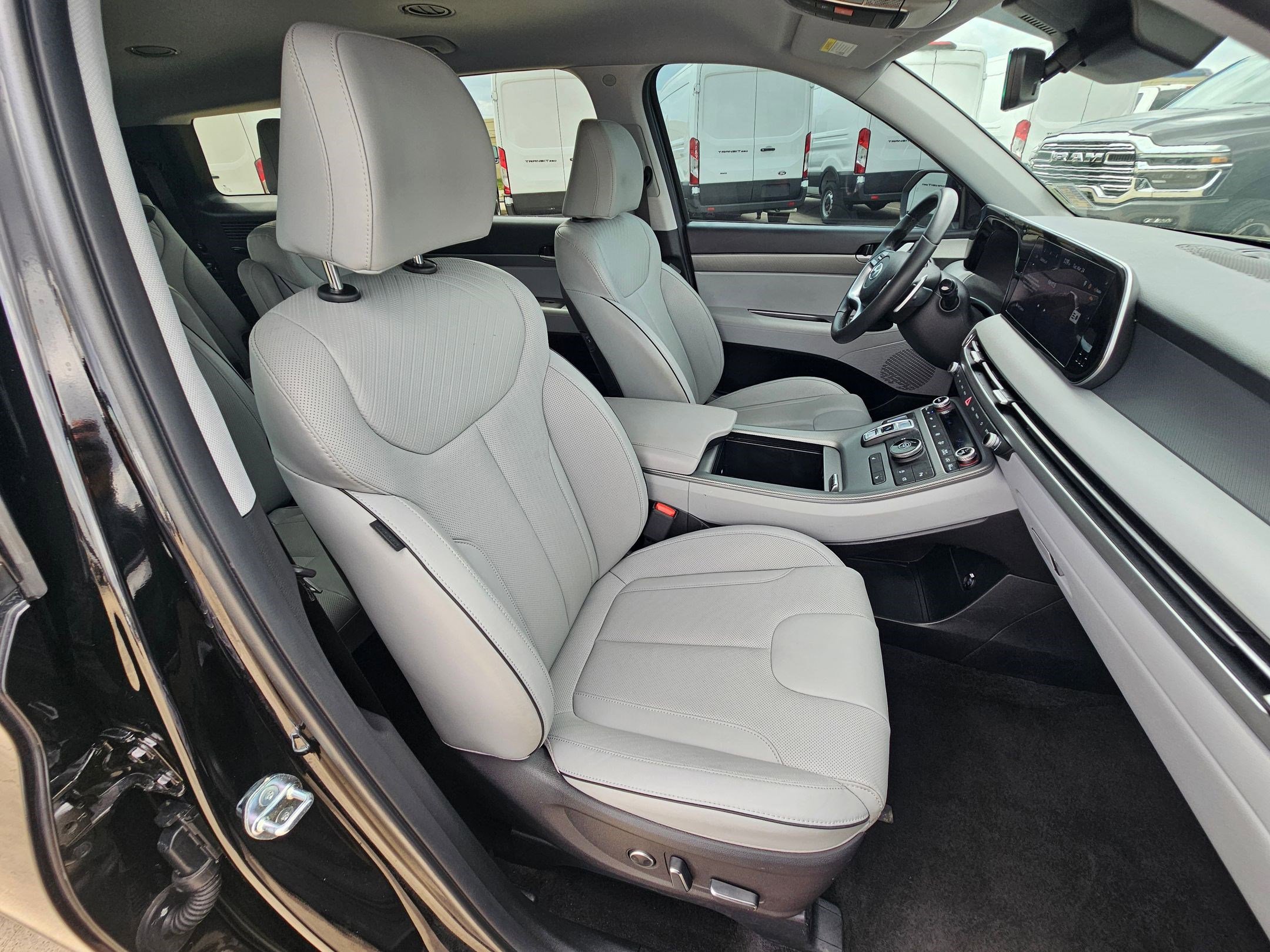 Used 2025 Hyundai Palisade SEL image 32