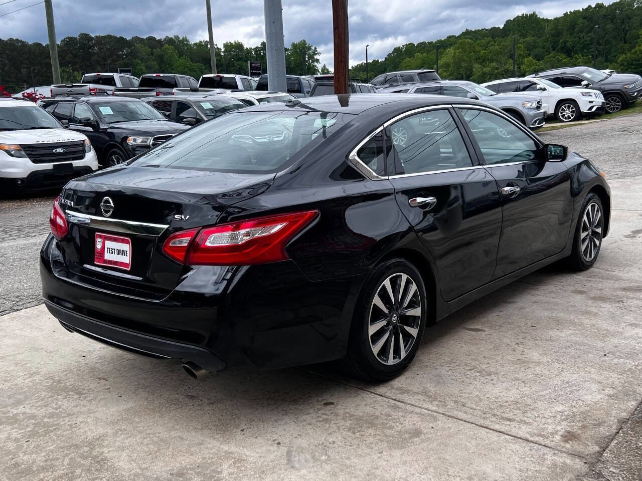 Used 2017 Nissan Altima 2.5 SV FWD image 6