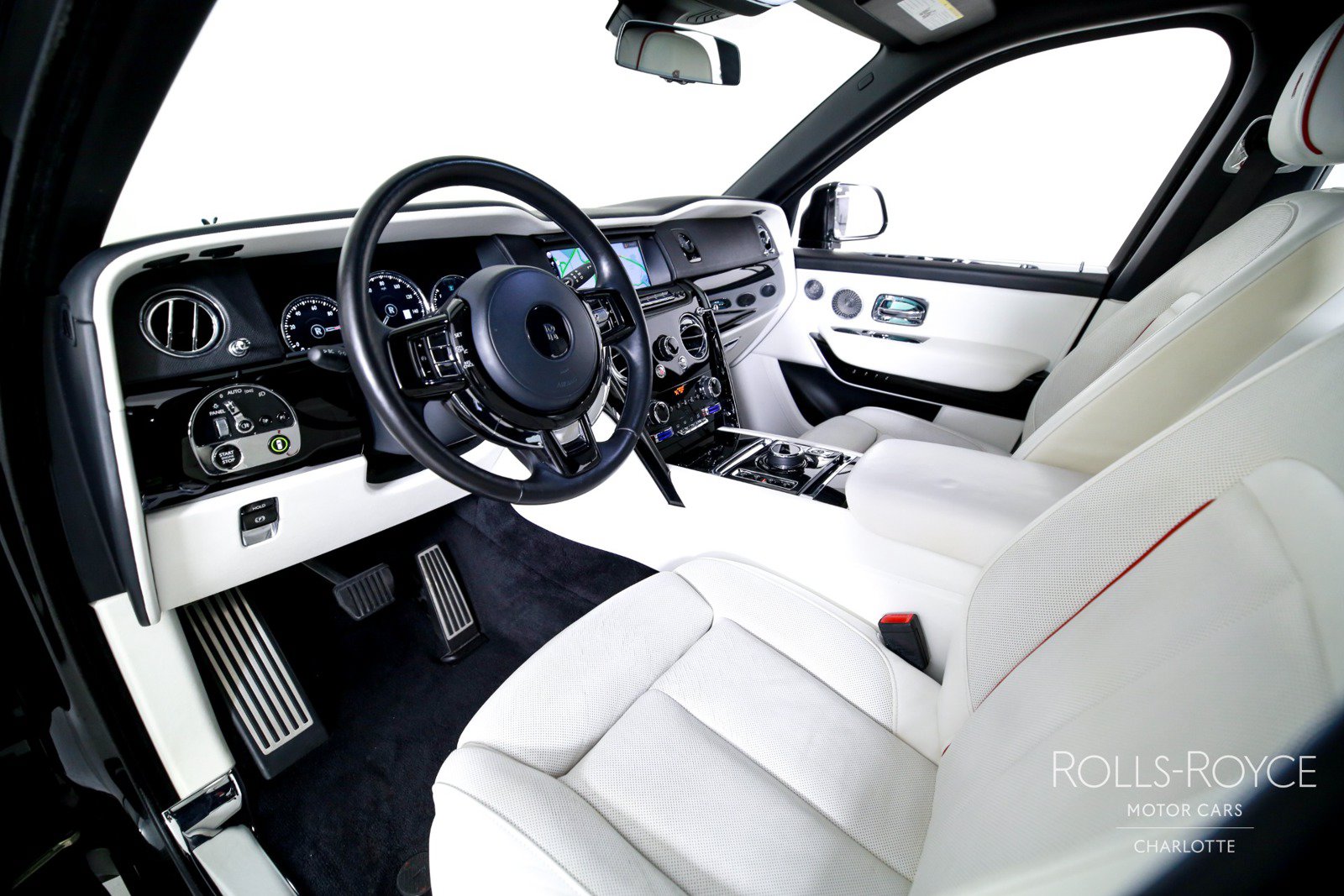 Used 2021 Rolls-Royce Cullinan Black Badge AWD/4WD image 4