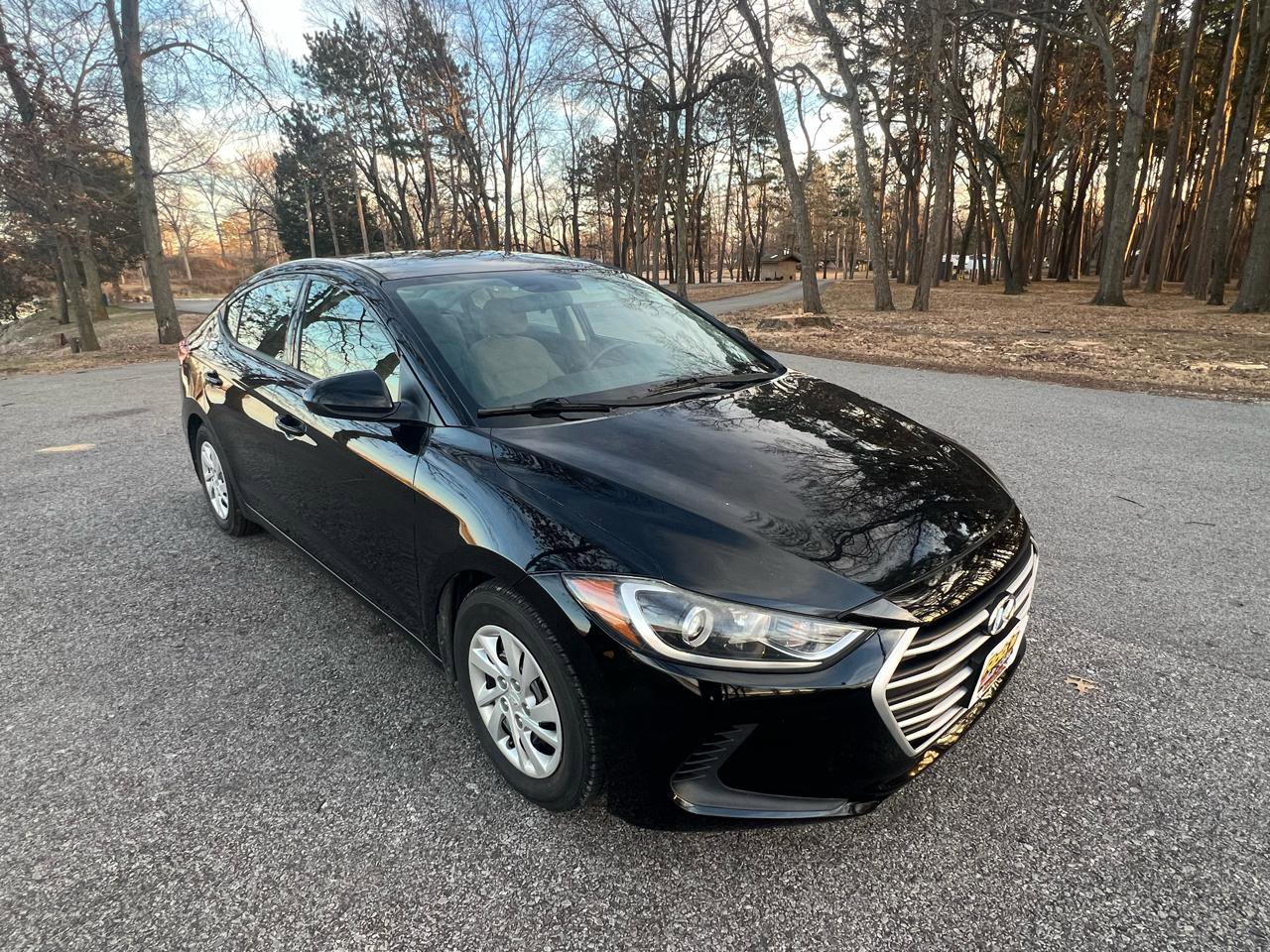 Used 2018 Hyundai Elantra SE image 9