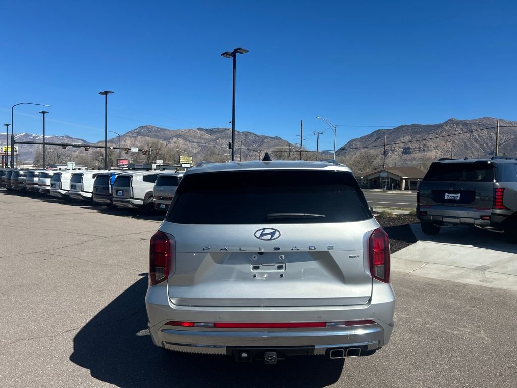 Used 2024 Hyundai Palisade Calligraphy image 6