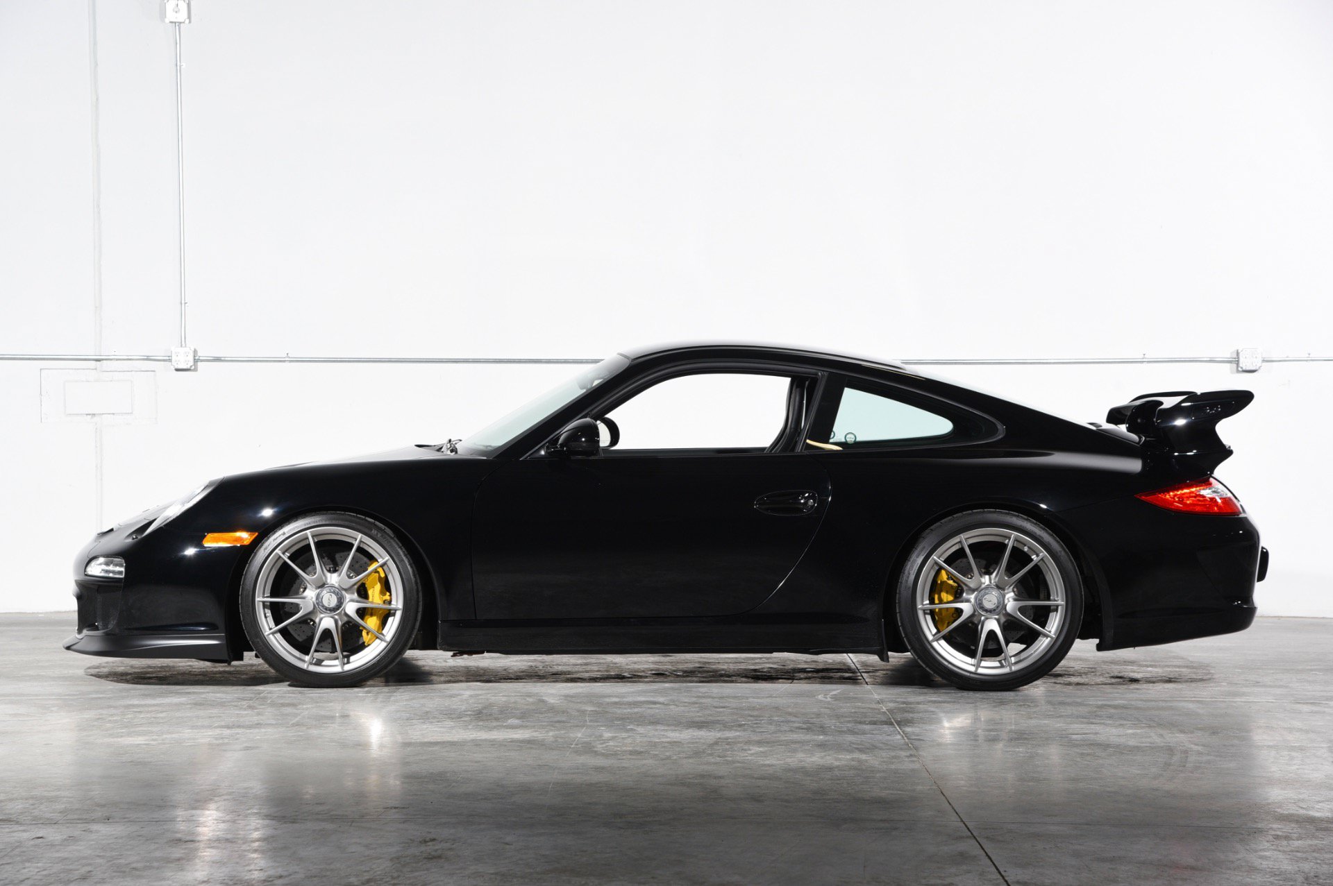 Used 2010 Porsche 911 GT3 RWD image 13