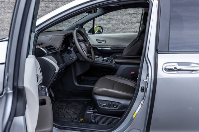 Certified 2024 Toyota Sienna Platinum AWD/4WD image 25