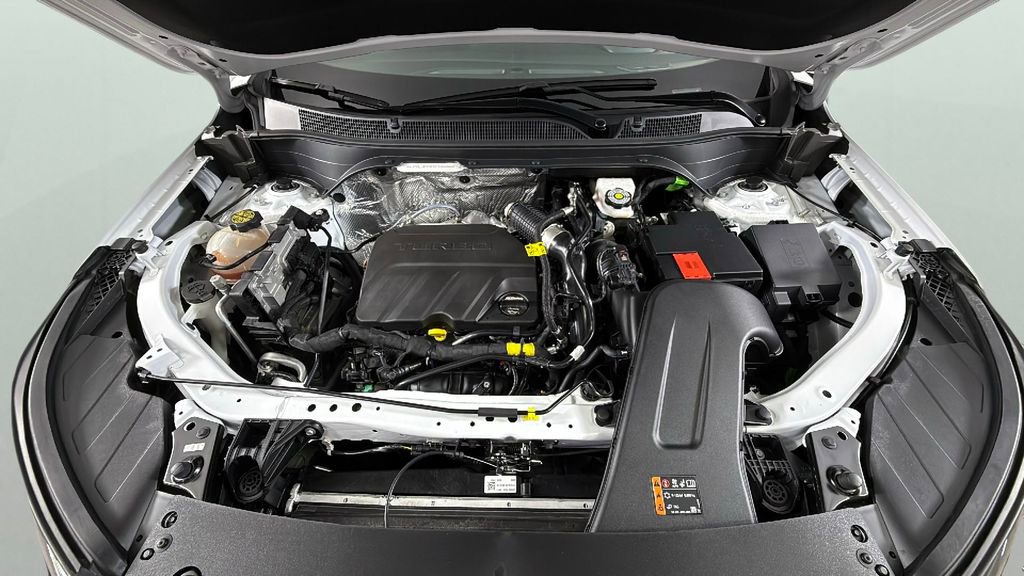 Certified 2025 Chevrolet Trax RS w/ Driver Confidence Package FWD image 36