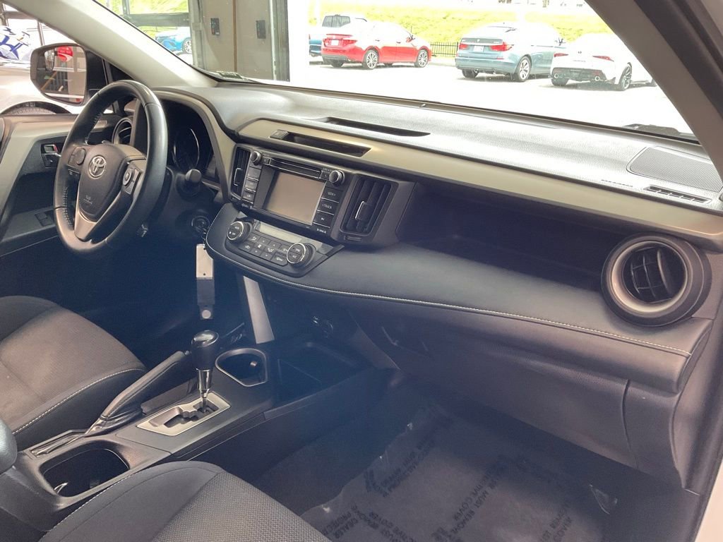 Used 2016 Toyota RAV4 XLE image 17