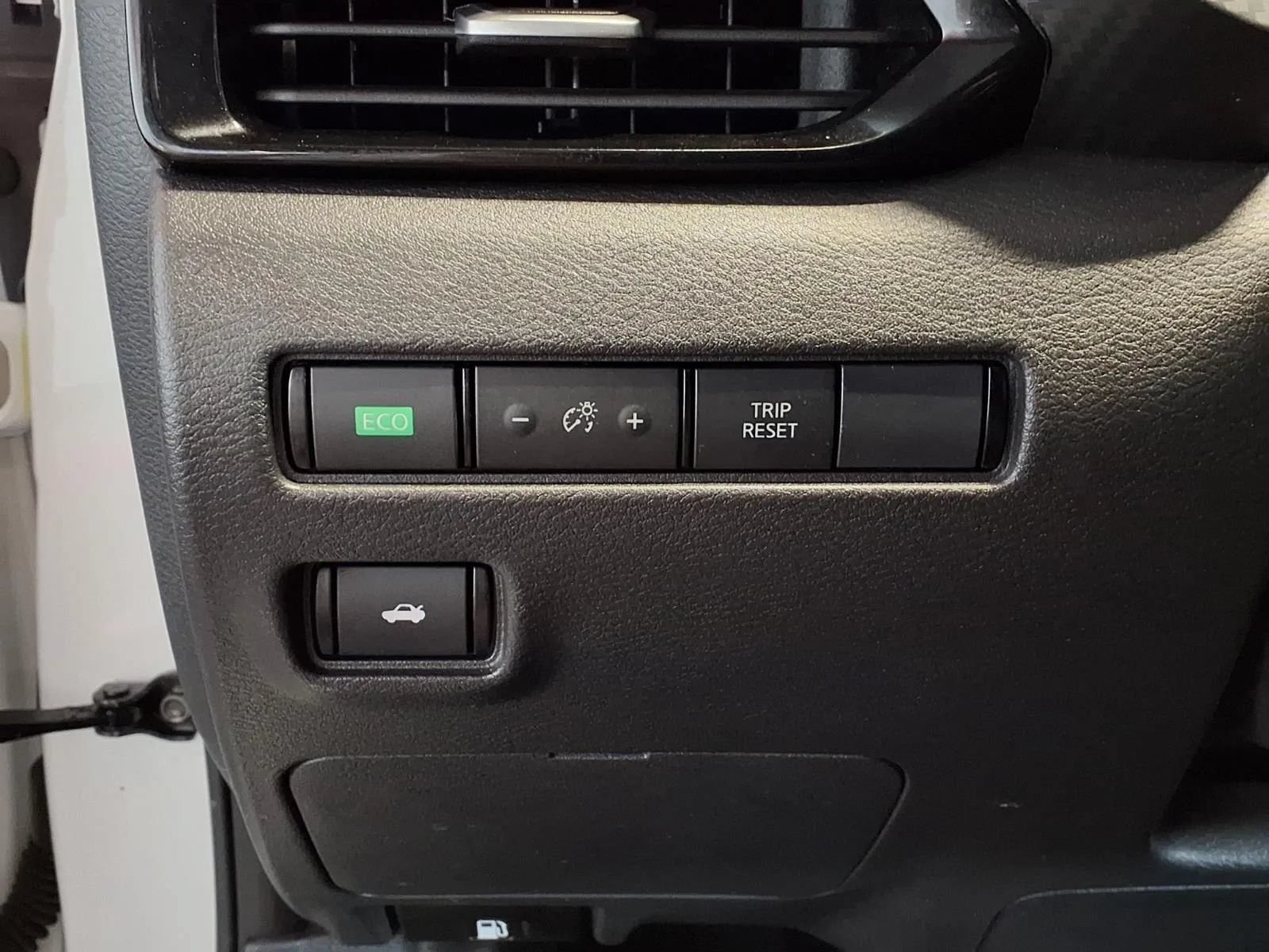 Used 2023 Nissan Sentra SV FWD image 17
