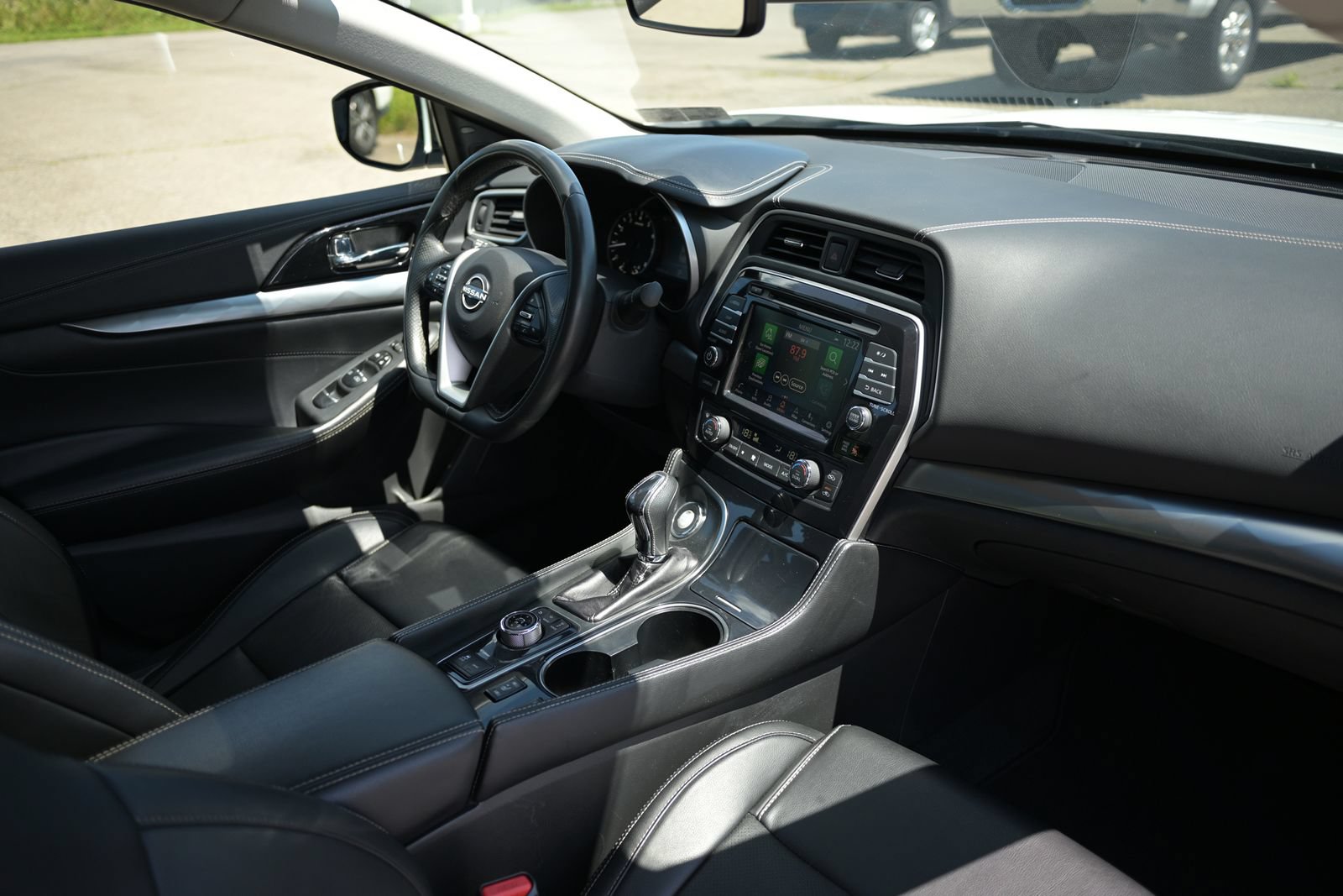 Used 2023 Nissan Maxima SL FWD image 47