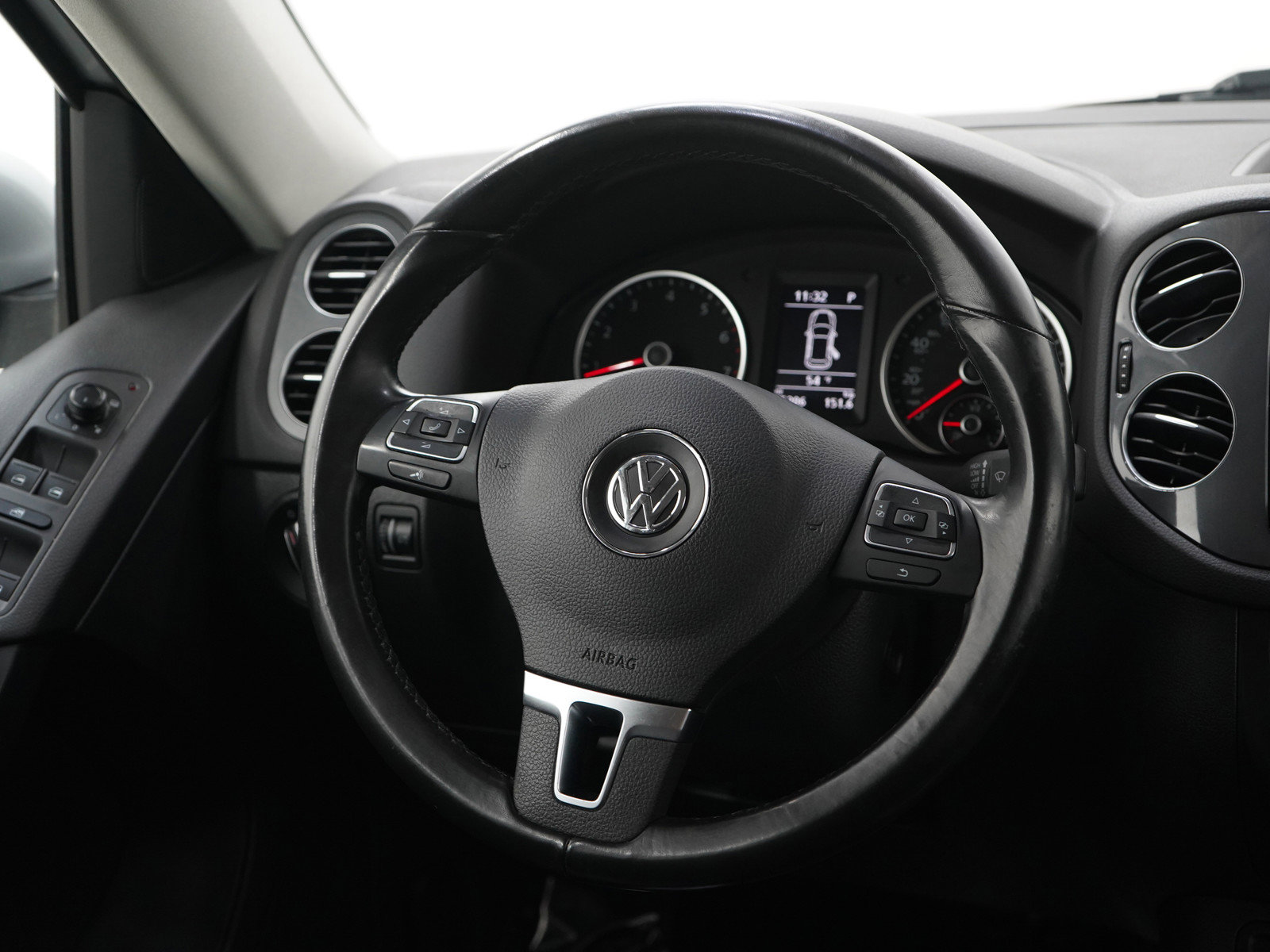 Used 2017 Volkswagen Tiguan S FWD image 14