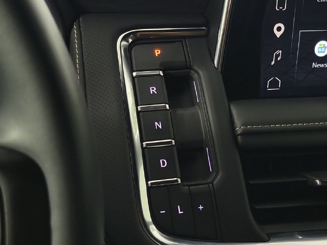 Used 2023 GMC Yukon SLT AWD/4WD image 32